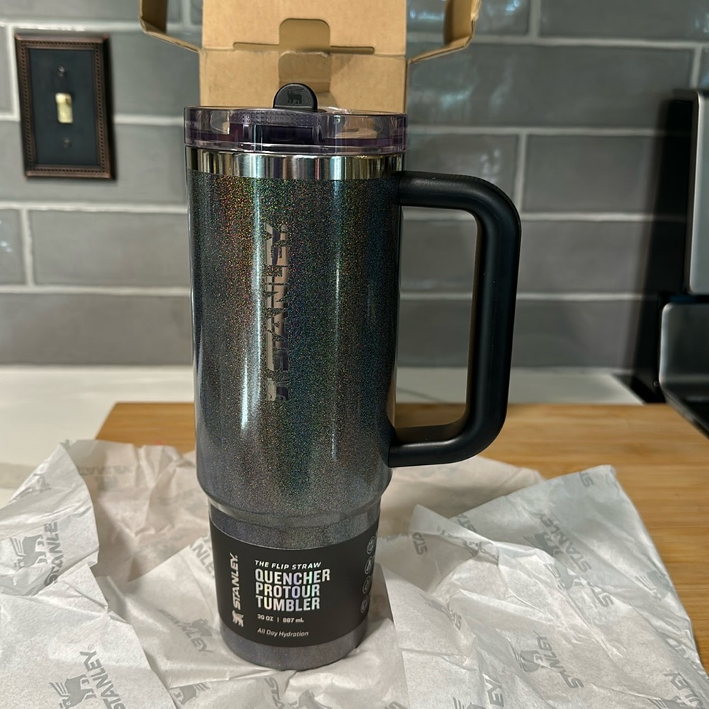 NIB Stanley Midnight glitz 30oz Quencher Pro Tour Tumbler NWT Box included